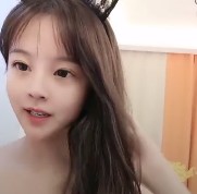 Chinese Wecam Girl – Rabbit and Cat