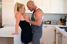 Savannah Bond Johnny – Sins
